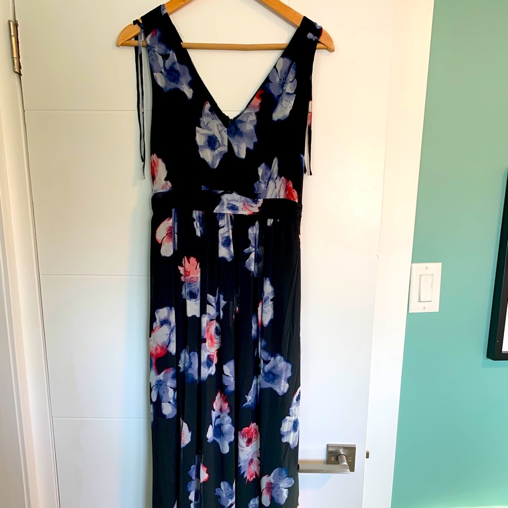 Beautiful maternity dress